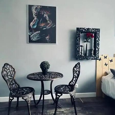 Orphelin Studio Avec Balneo Proche Centre Ville Remeš Exteriér fotografie