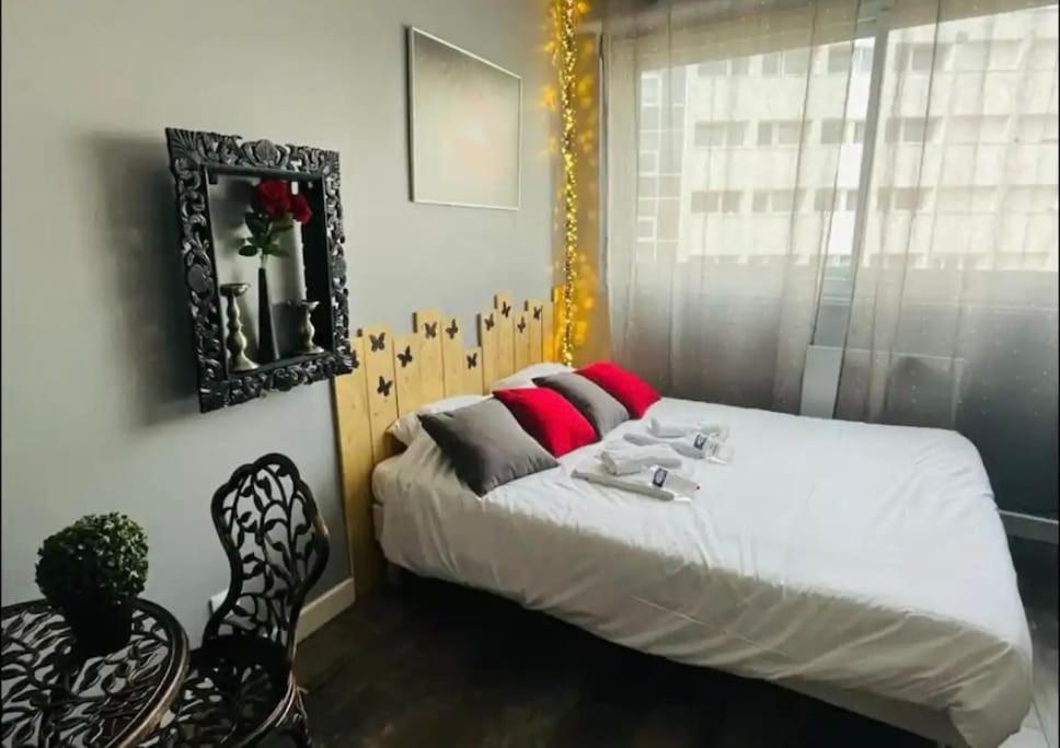 Orphelin Studio Avec Balneo Proche Centre Ville Remeš Exteriér fotografie