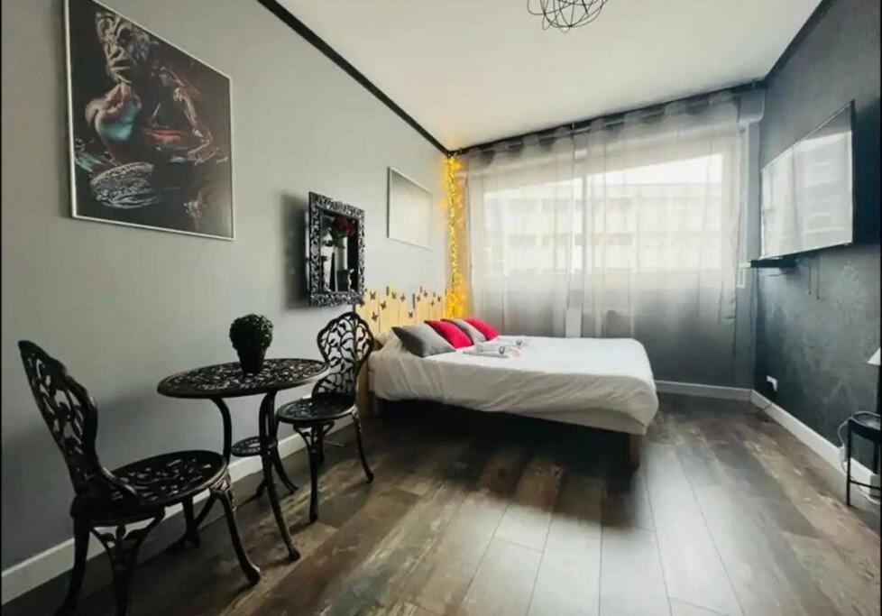 Orphelin Studio Avec Balneo Proche Centre Ville Remeš Exteriér fotografie